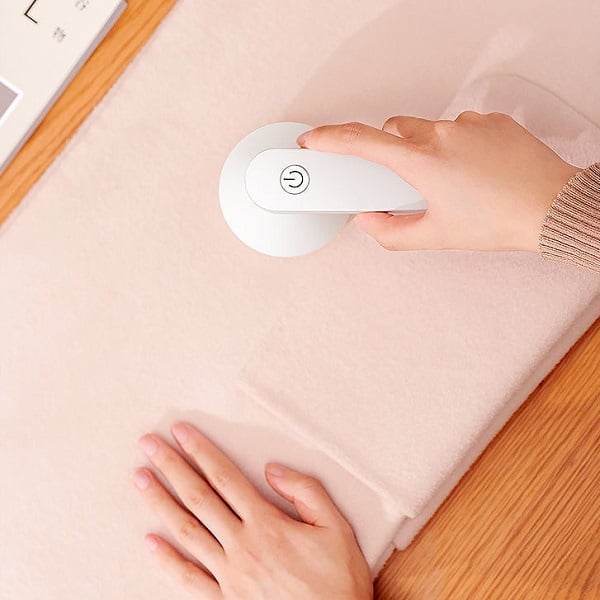 Rechargable Fabric Shaver